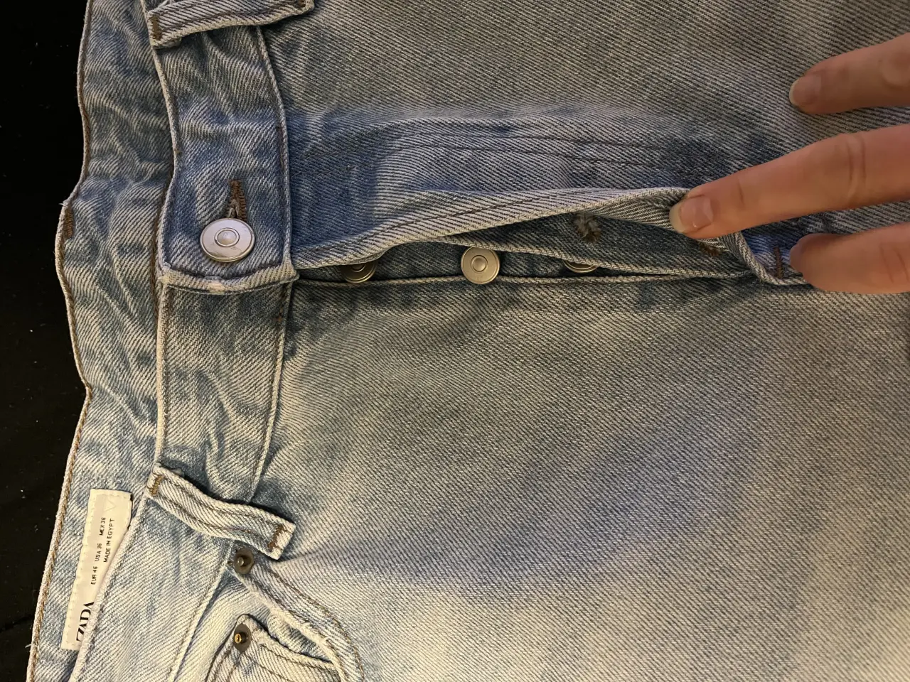 Billede 3 - Zara jeans str 46 i lyseblå 
