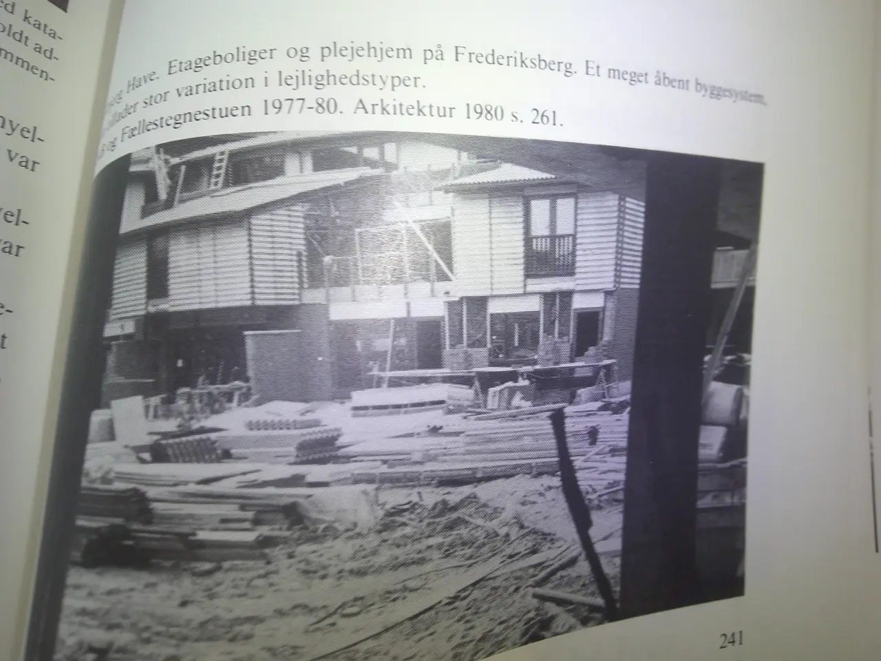 Billede 3 - Tag over hovedet, Erik Nygaard, emne: arkitektur
