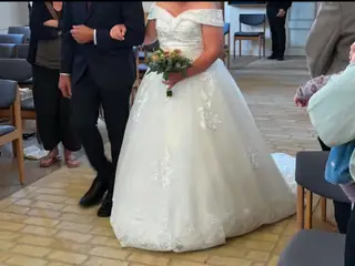 Smuk brudekjole sælges