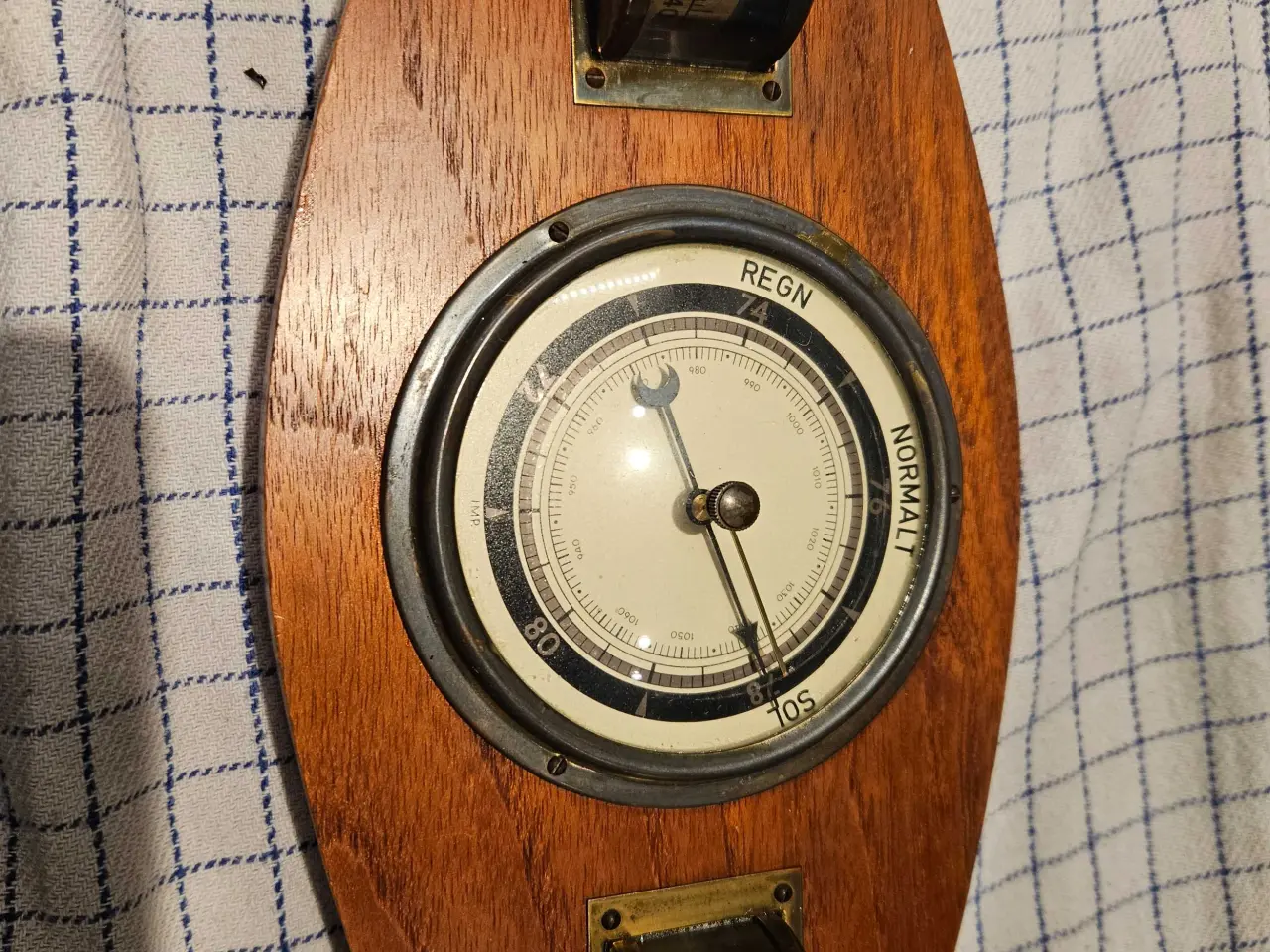 Billede 1 - Dette er et vintage barometer i træ, som måler luf