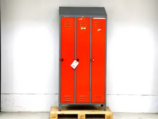 Metal omklædningsskab m/3 stk lås bar rum, B 93cm