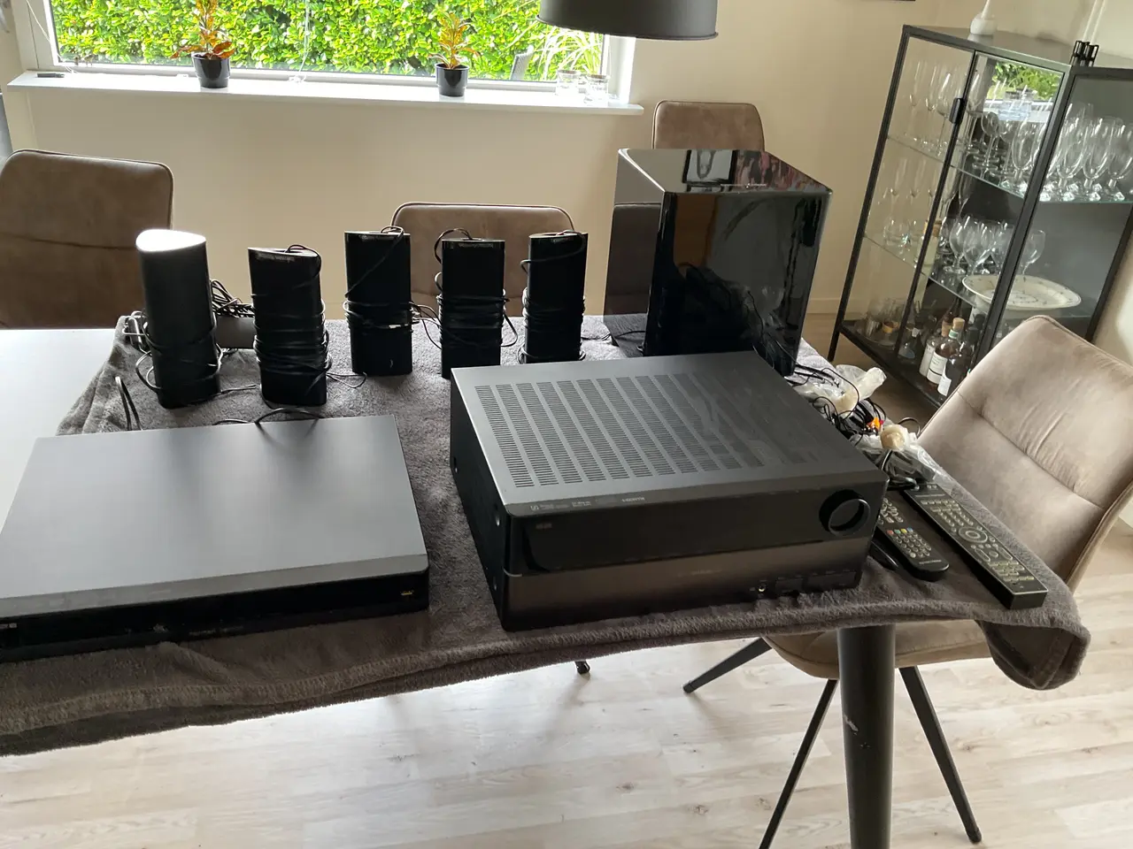 Billede 1 - Harman Kardon surround anlæg sælges utrolig billig