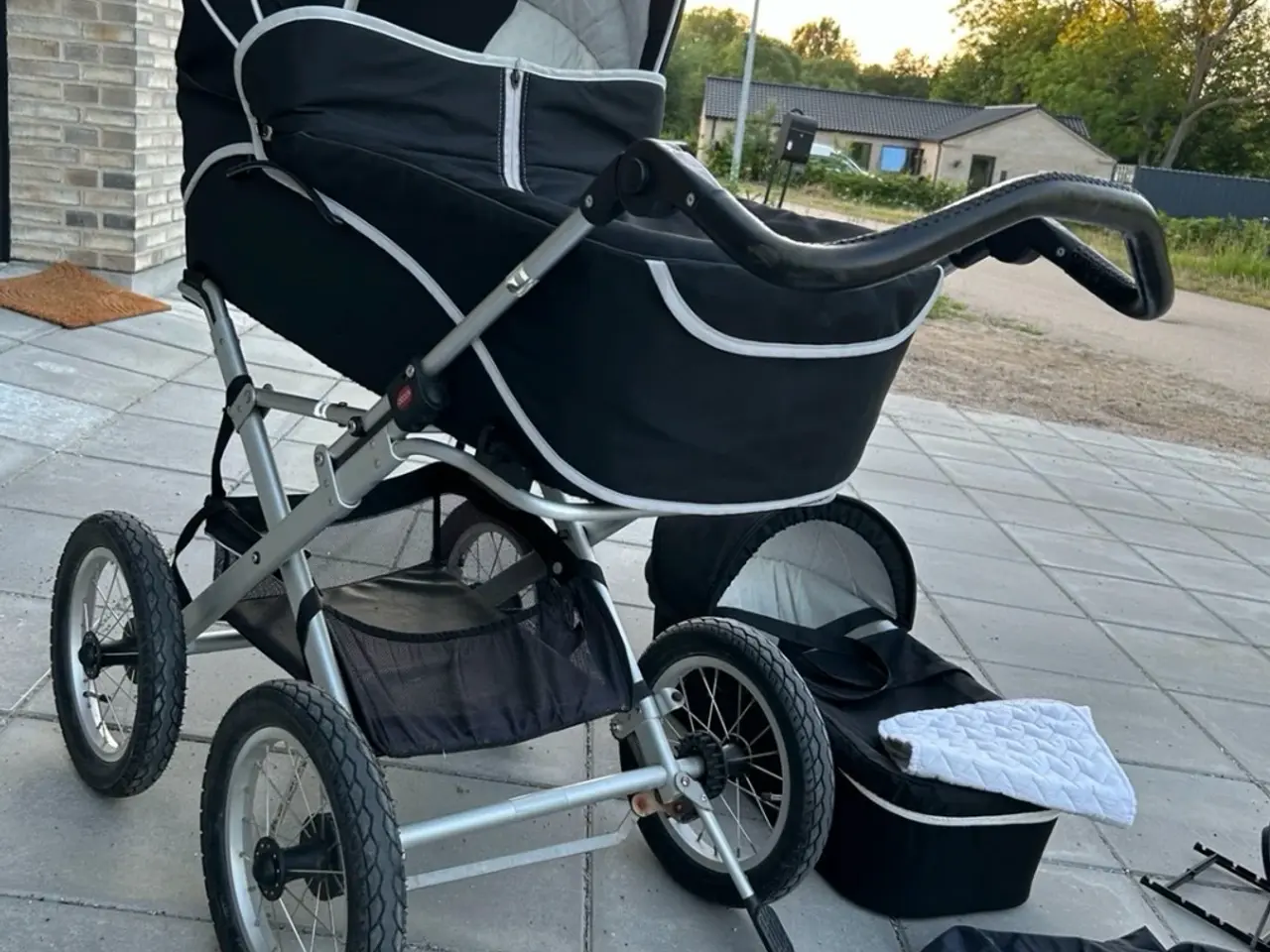Billede 2 - Odder zip barnevogn med tilbehør