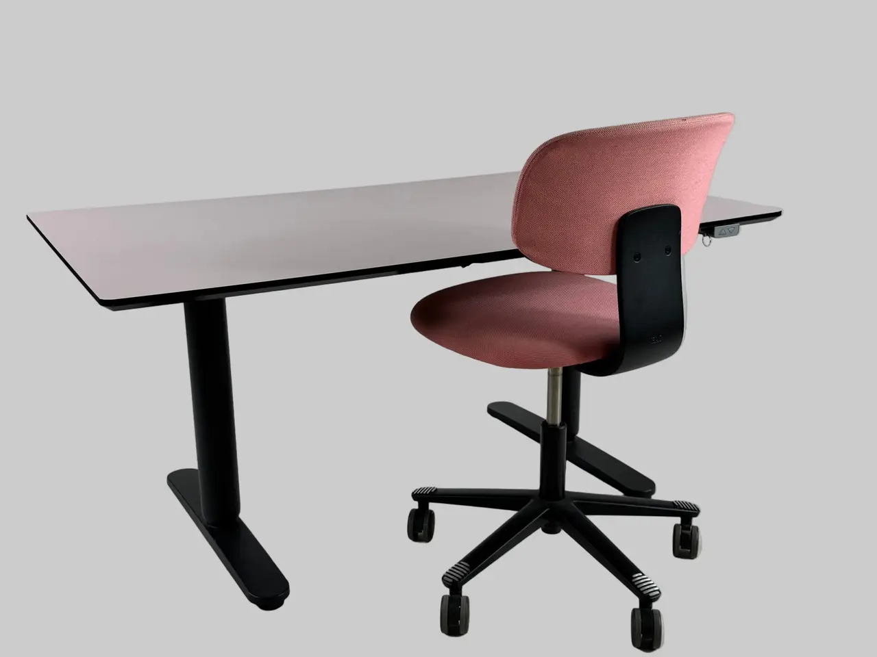 Billede 1 - Håg Tion Stol + IKEA BEKANT Hæve/sænkebord – Lyserød/Sort