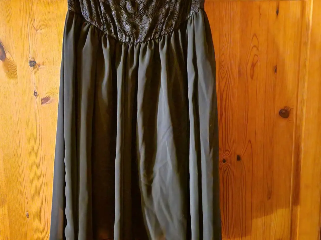 Billede 2 - Stropløs corsagekjole i sort chiffon og blonde