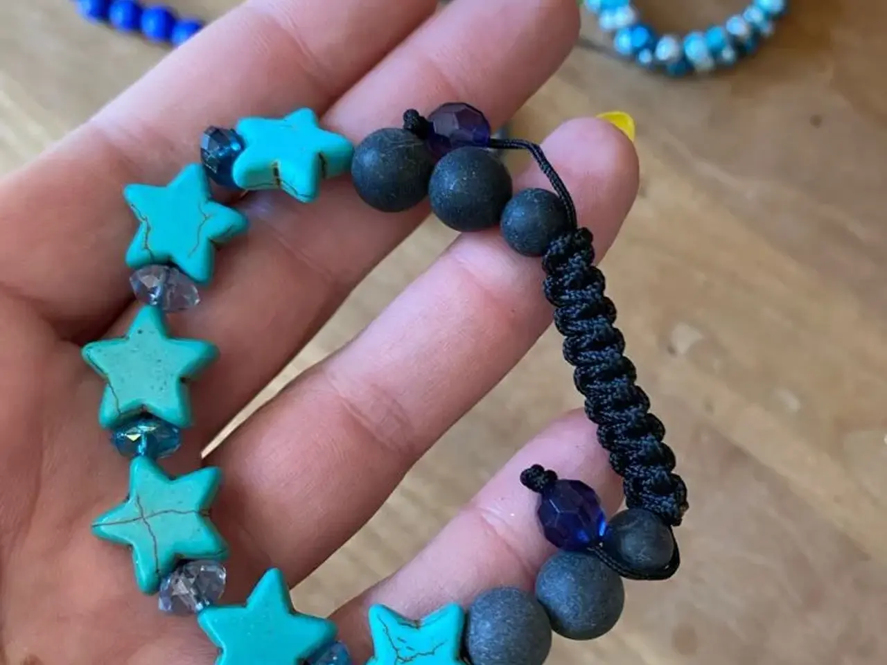 Billede 3 - Nye knyttede armbånd
