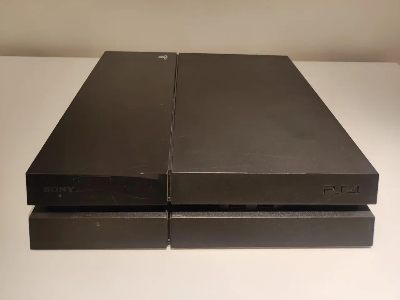 Billede 1 - Playstation 4. Renset, ny kølepasta/pad. 6.72 FW