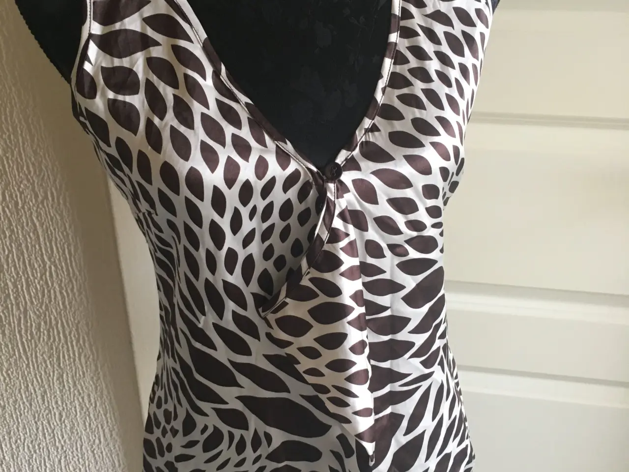 Billede 2 - Helt ny 100% silke top By Groth str. 36