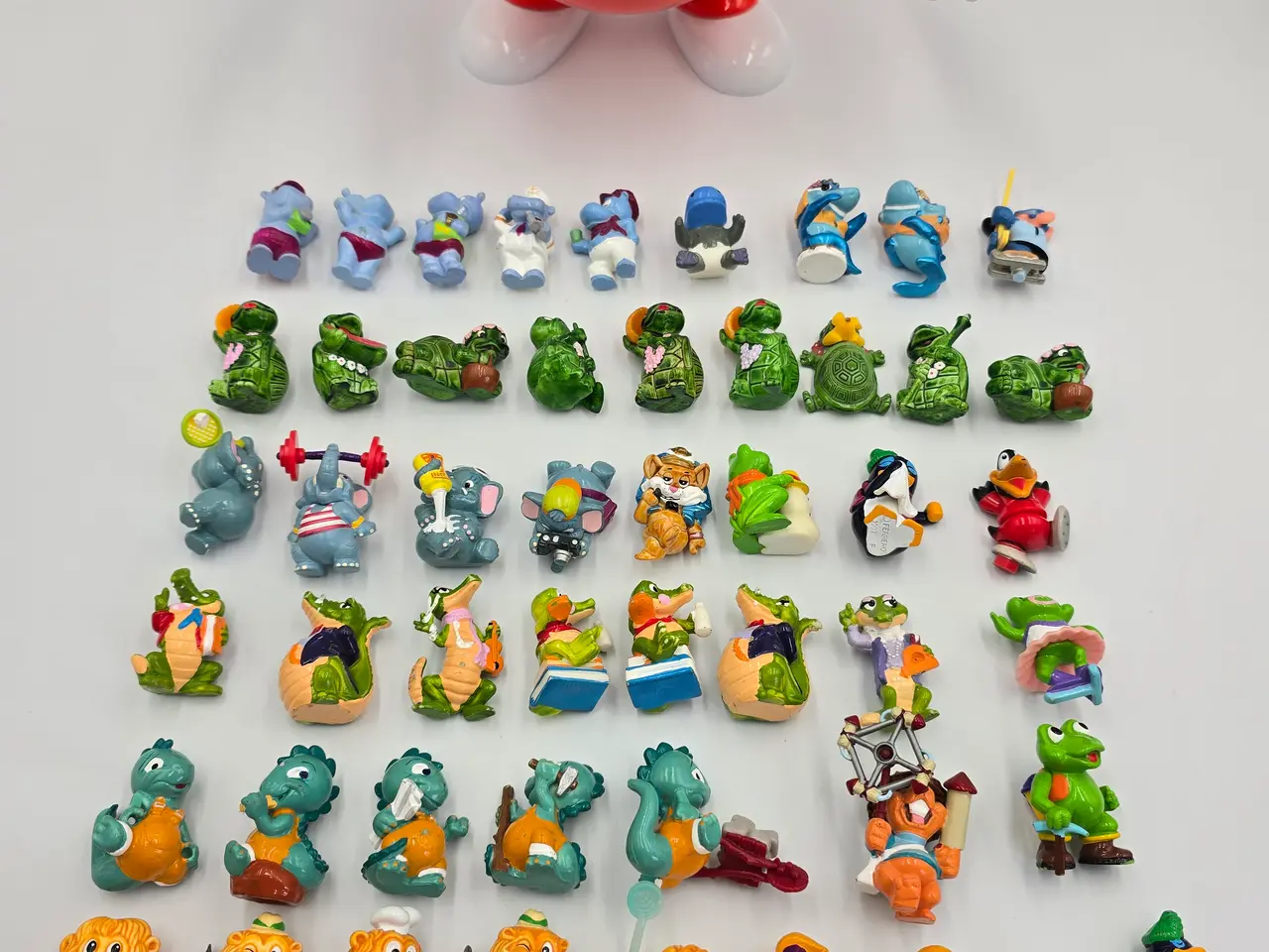 Billede 2 - Stort Kinder æg med 50 figurer