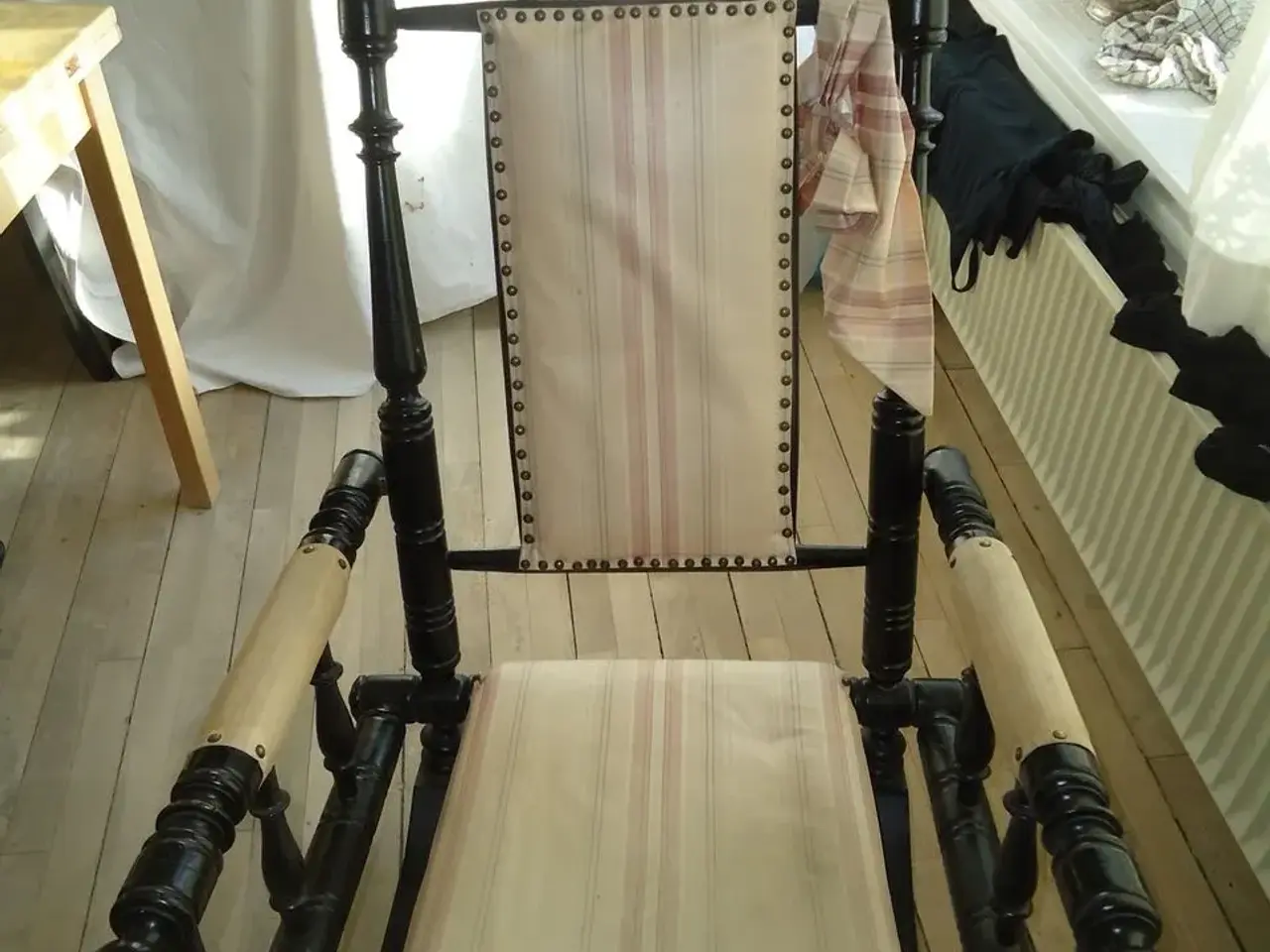 Billede 3 - GYNGE STOL []