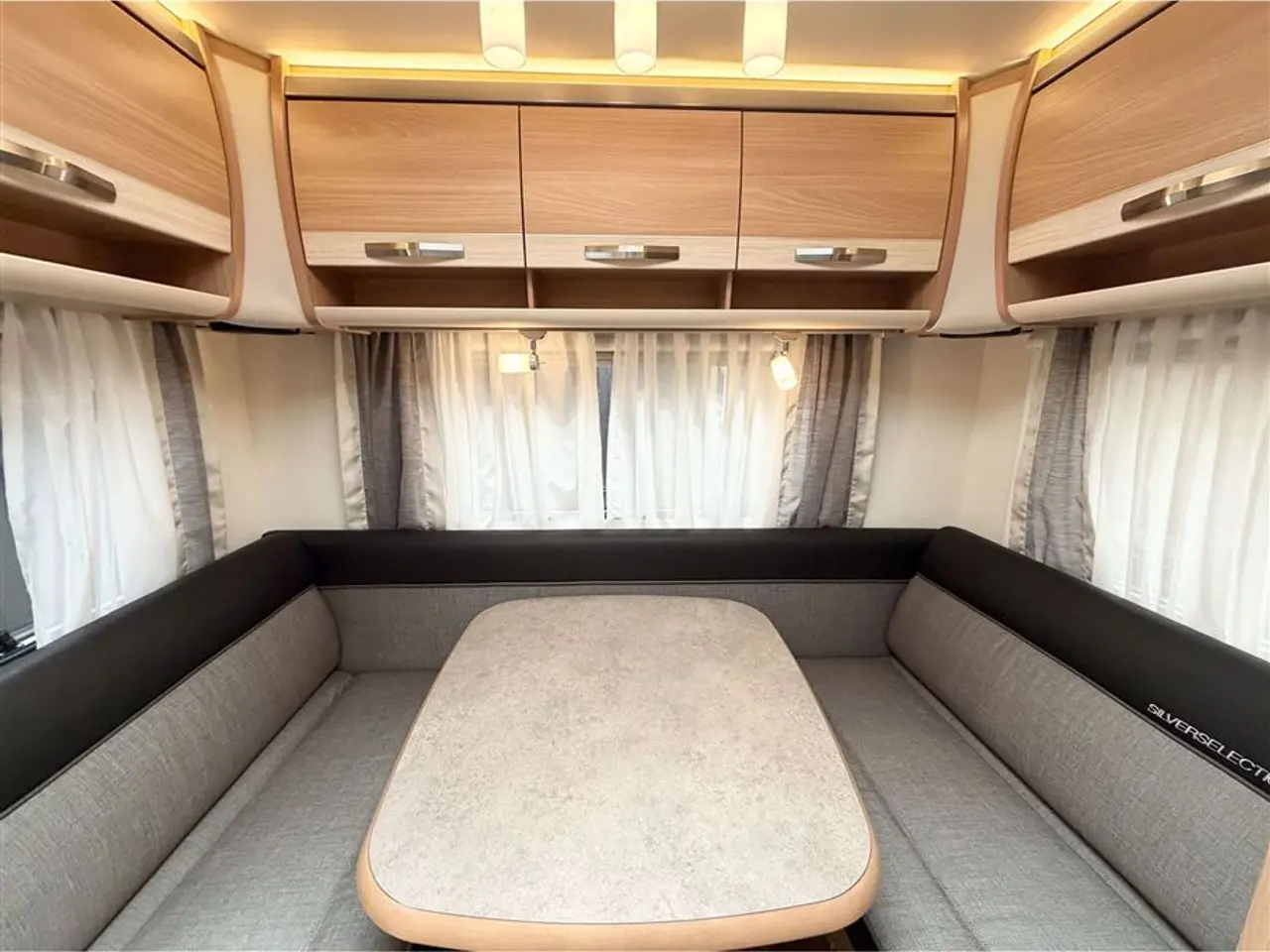 Billede 7 - 2016 - Knaus Südwind Silver Selection 460 EU Enkeltsenge-Lamel-Gulvtemp.-Telt