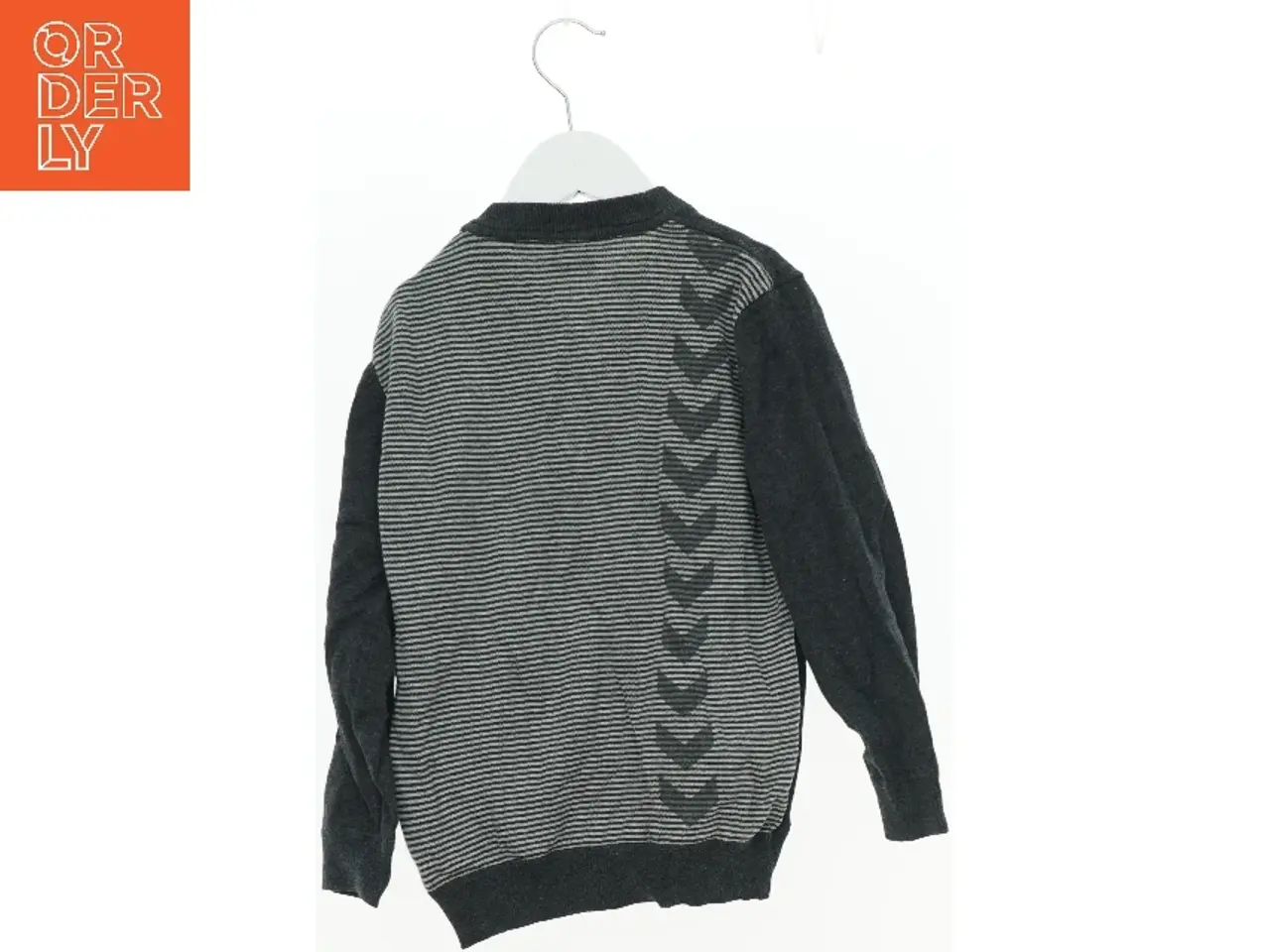 Billede 2 - Trøje fra Hummel (str. 122 cm)
