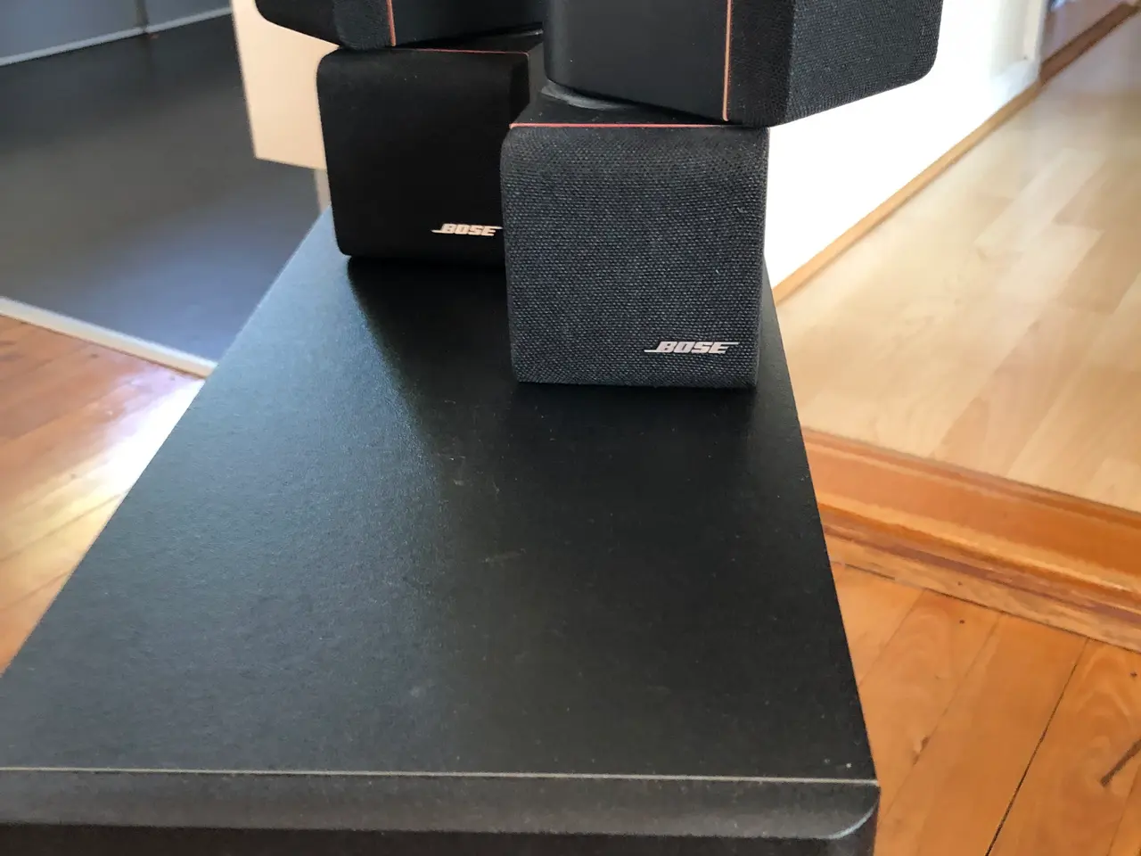 Billede 2 - BOSE højtalere med vægbeslag