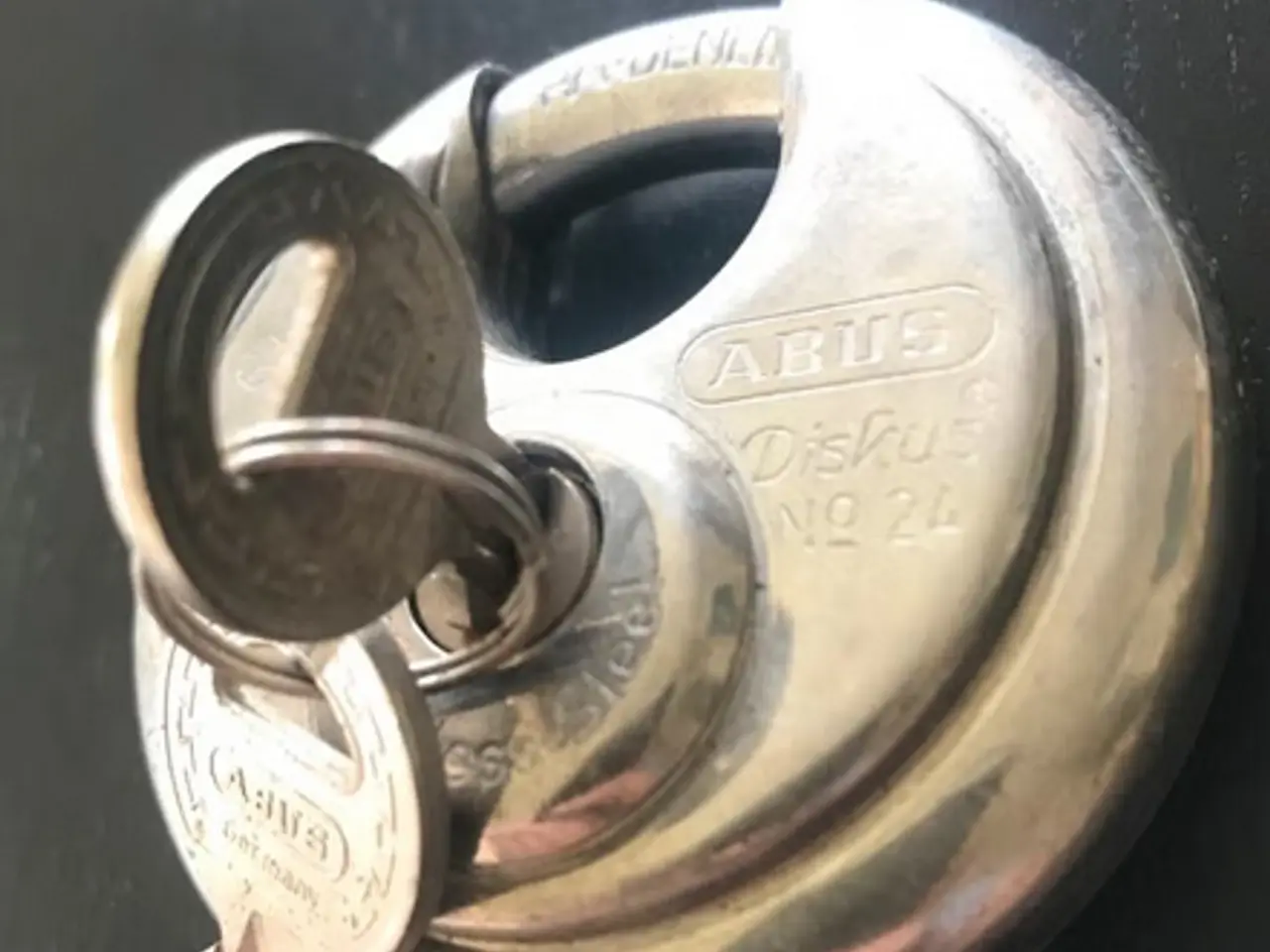 Billede 1 - ABUS Diskus hængelås NO 24 – rustfri & ekstra sikk