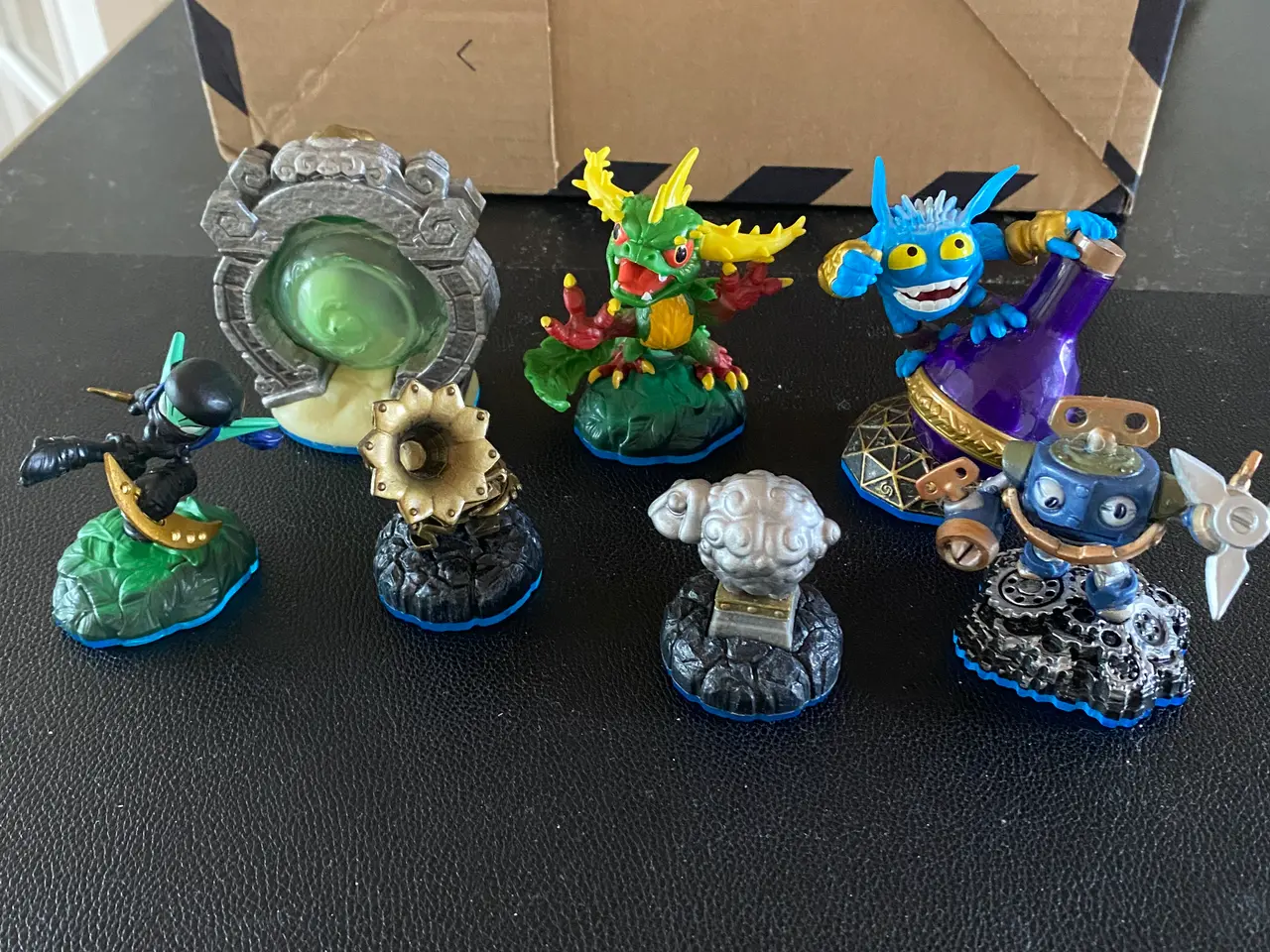 Billede 3 - 26 stk Skylanders og taske
