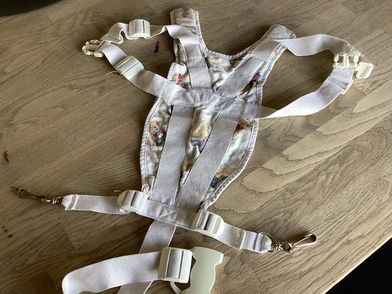 Billede 1 - Hvid barnevognssele med bamserpåtrykt