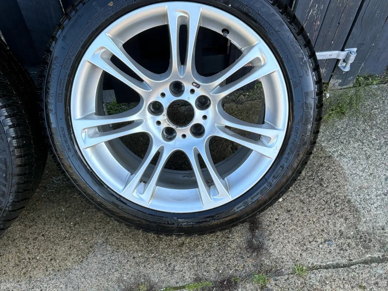Billede 2 - 4 Stk BMW f10 alu fælge med vinterdæk