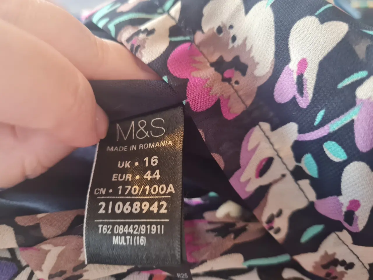Billede 10 - Kjole str 42-44 M&S Peruna
