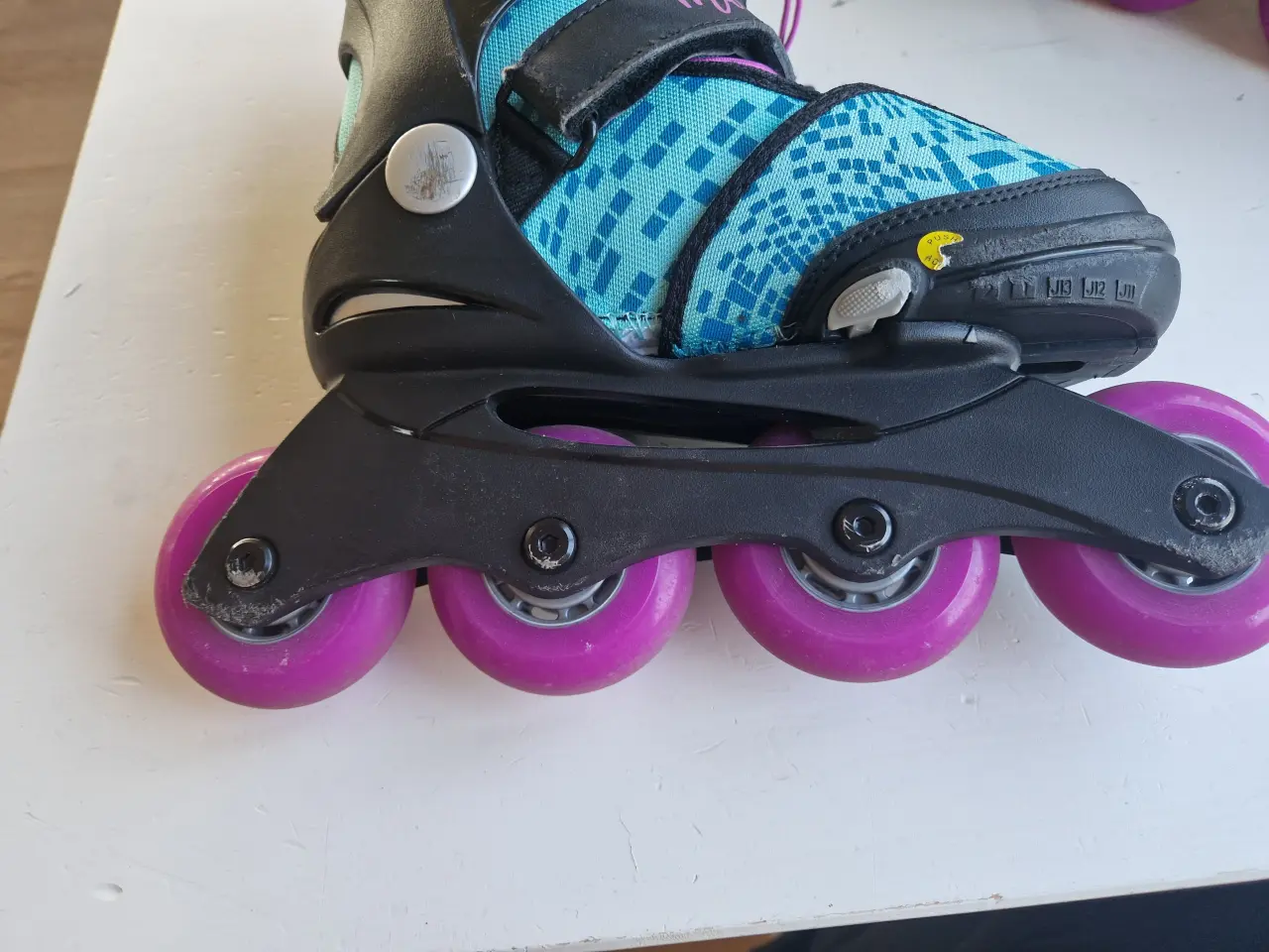 Billede 3 - K2 pro girls Rullestøjter(str 29-34)