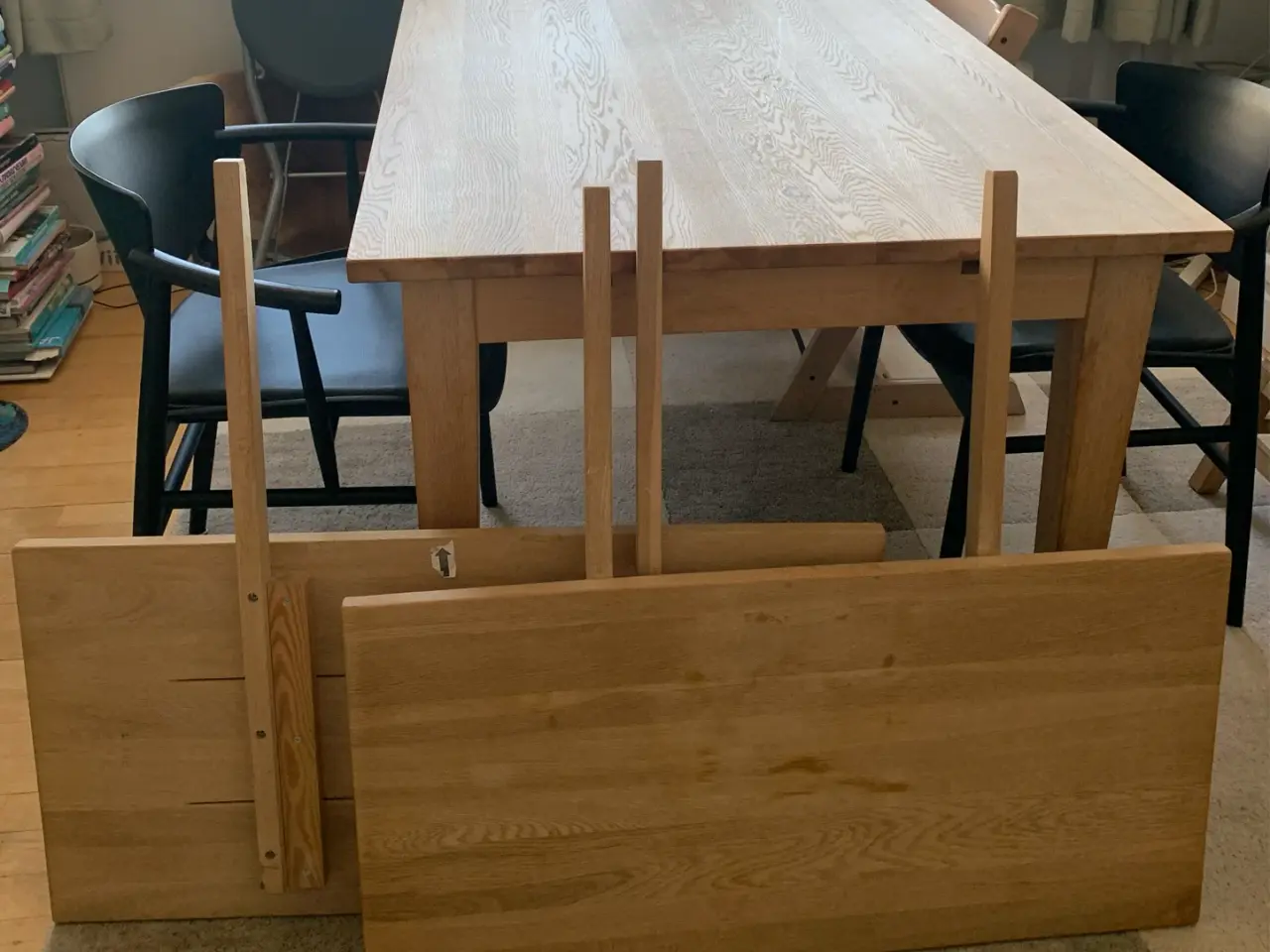 Billede 1 - Spisebord i massivt egetræ inkl. 2 plader