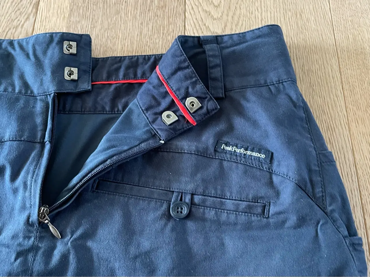 Billede 5 - Peak Performance skort / nederdel med indershorts 