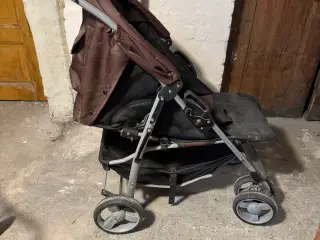 God klapvogn der kan lægges helt ned.Perfekt kombi