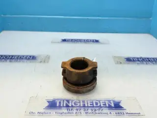 Ford 8210 Hub E1NN7571BA