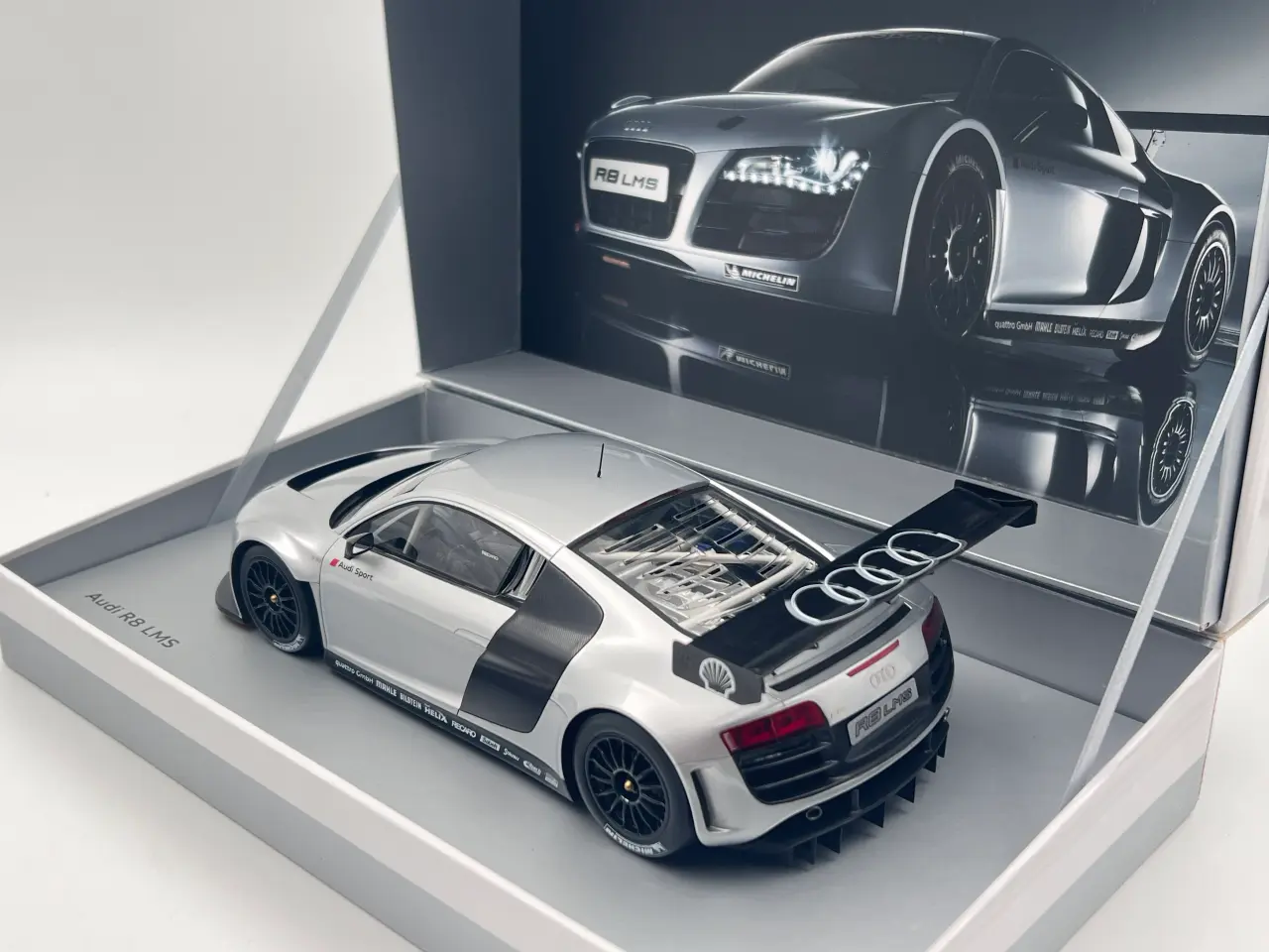 Billede 3 - 2009 Audi R8 LMS GT3 Presentation 1:18