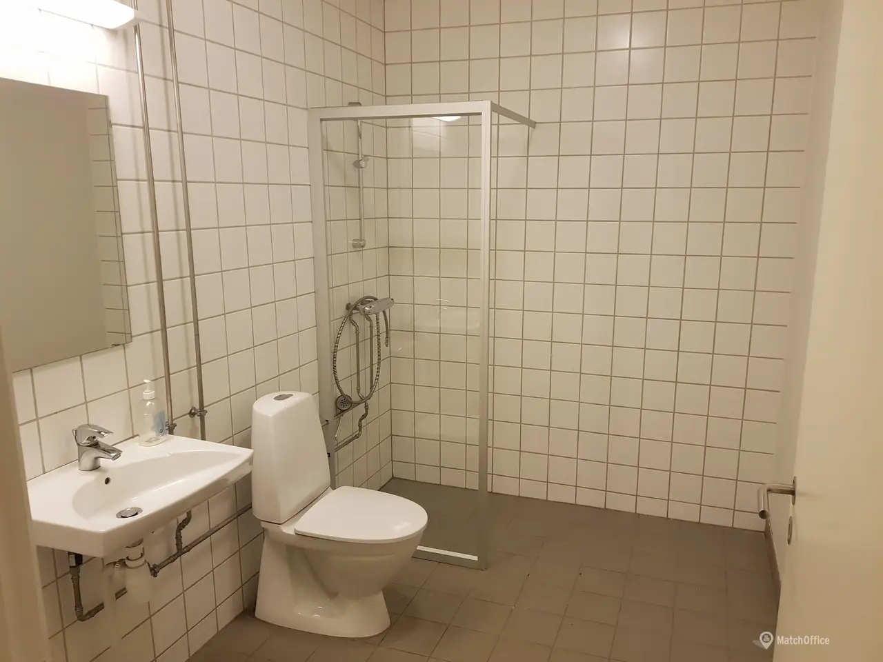 Billede 6 - Lager i flot nyere ejendom