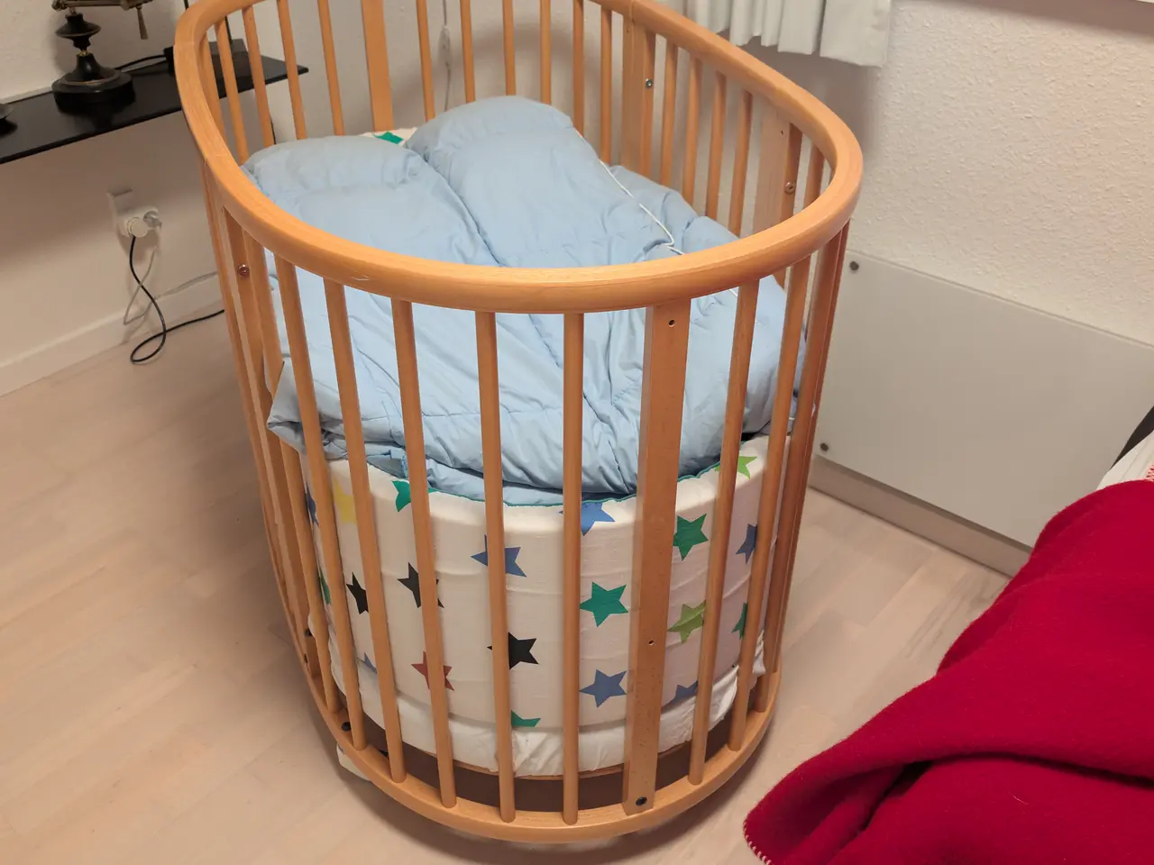 Billede 4 - Baby- børne seng. Slippi Stokke i bøg.