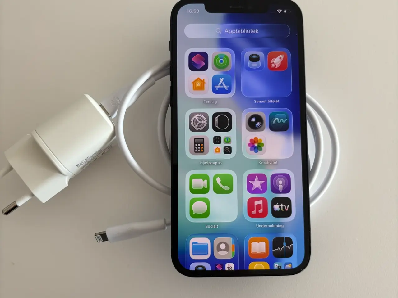 Billede 1 - Velholdt iPhone 12 64gb
