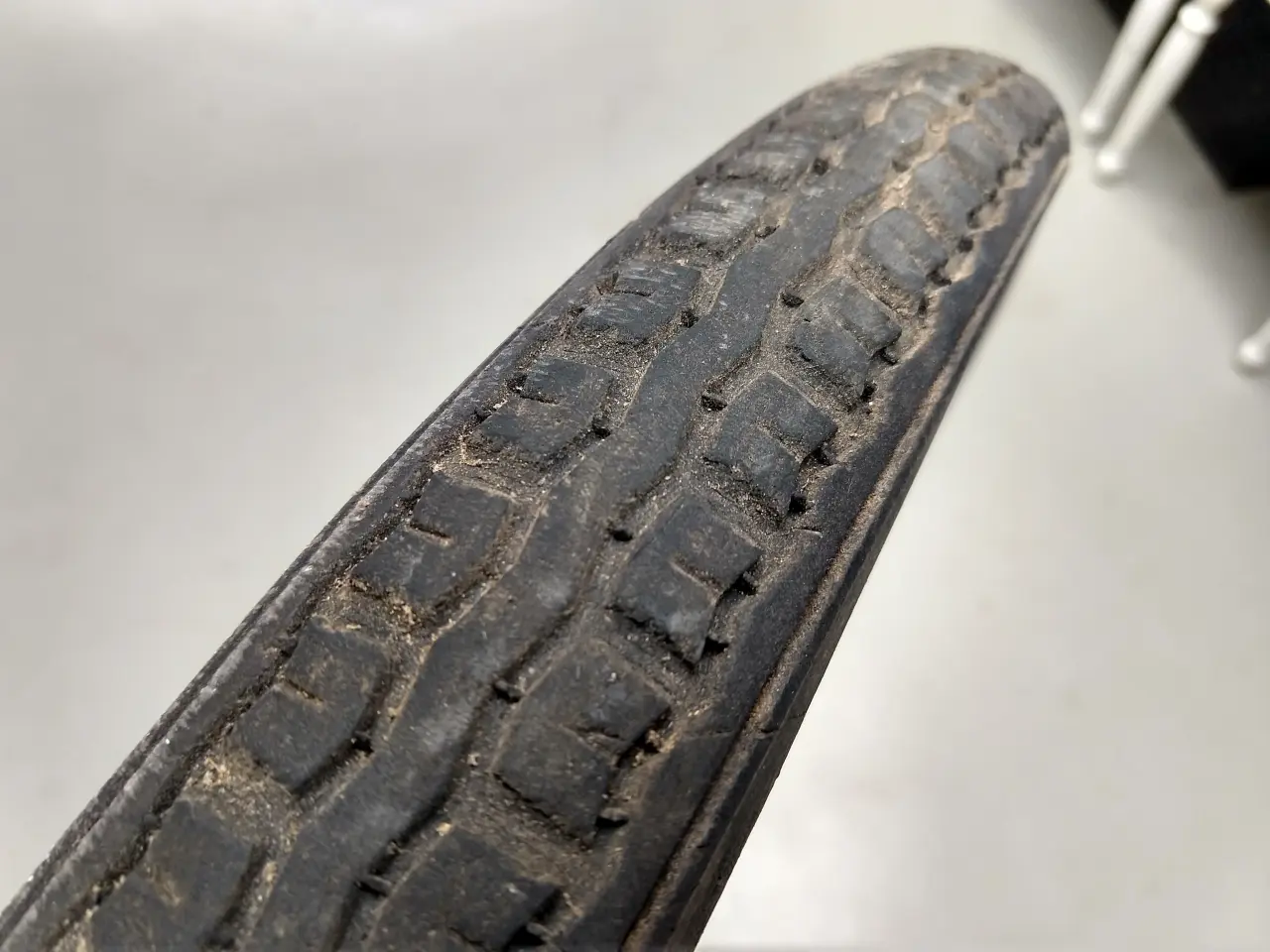Billede 3 - Dæk 23" brugt