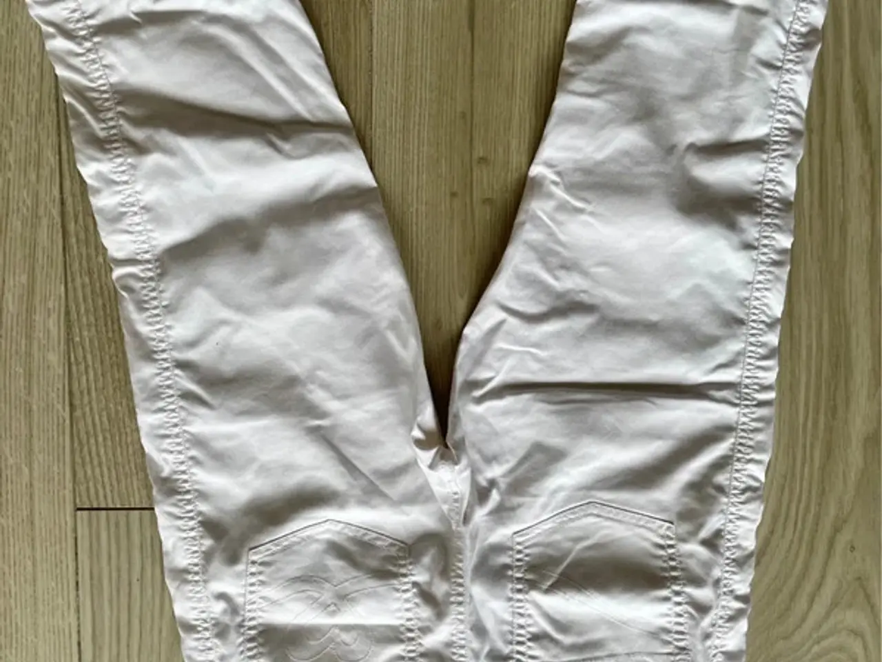 Billede 2 - Hvide 3/4 sommerbukser med stretch. Længde ca. 73