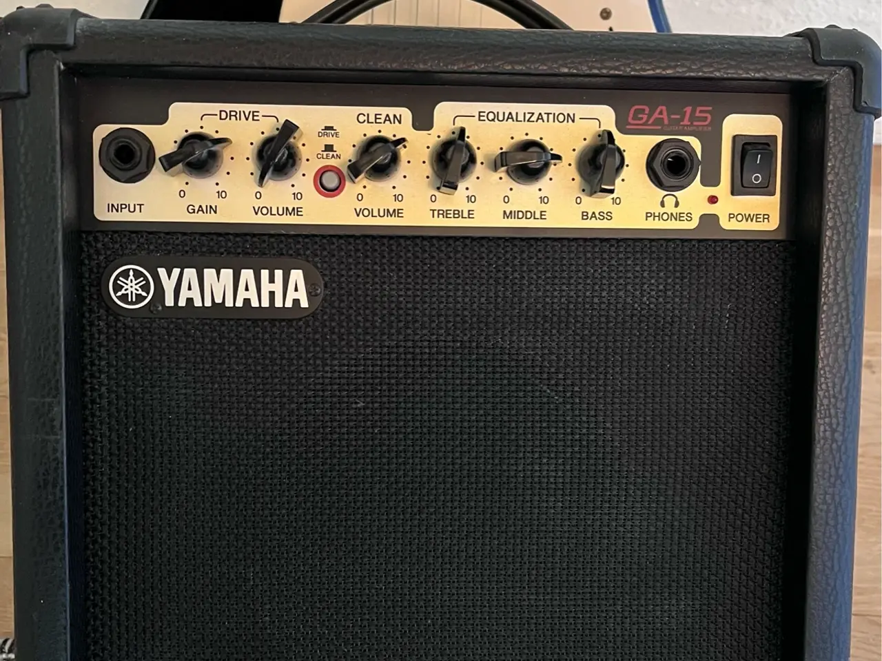 Billede 5 - Yamaha elguitar med forstærker