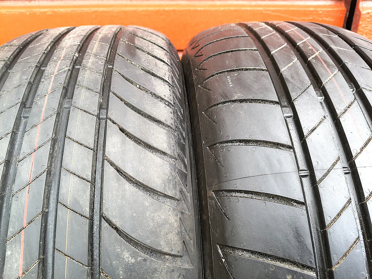 Billede 2 - 215/50 R18 sommerdæk