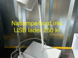 Natlampe inkl. lille hylde og USB oplader