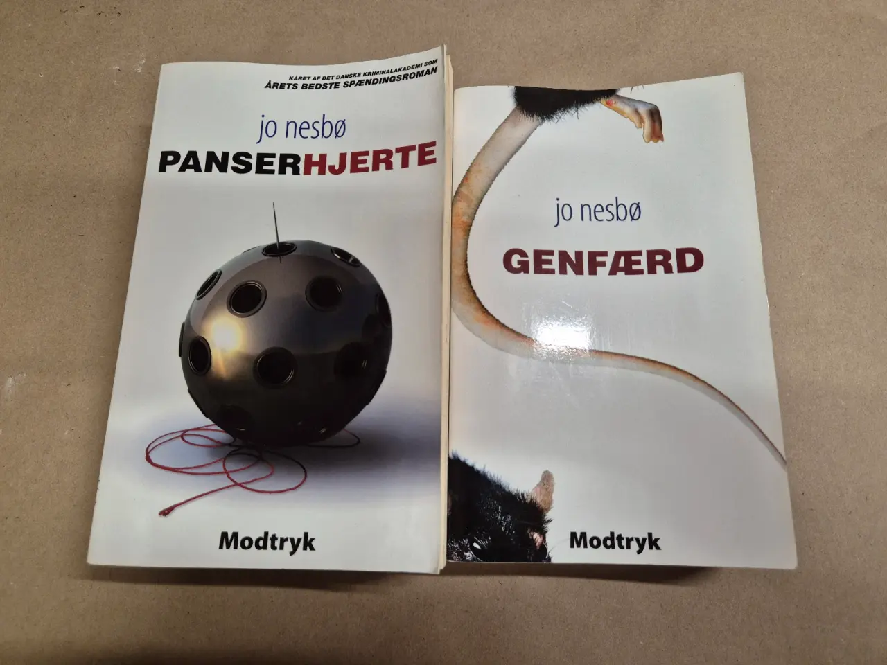 Billede 4 - Panserhjerte og Genfærd af Jo Nesbø,2 krimier