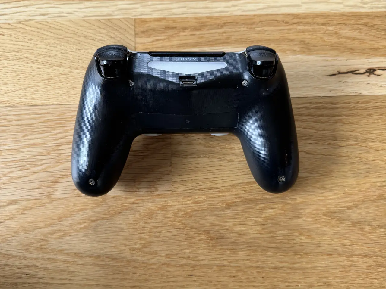 Billede 4 - Playstation 4 Pro inkl controller - klar til brug 