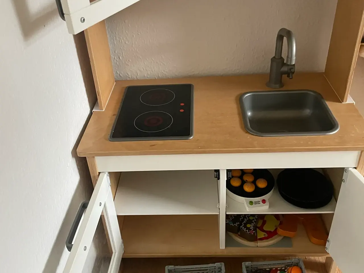 Billede 1 - Legekøkken IKEA med tilbehør 
