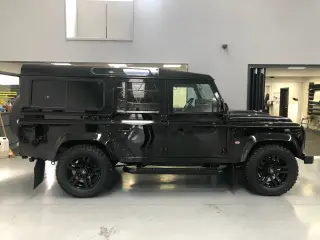 Land Rover Defender 110 Black Pearl – Urban Truck 