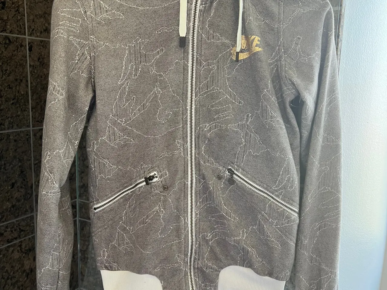 Billede 1 - Lækker Nike trøje str xs