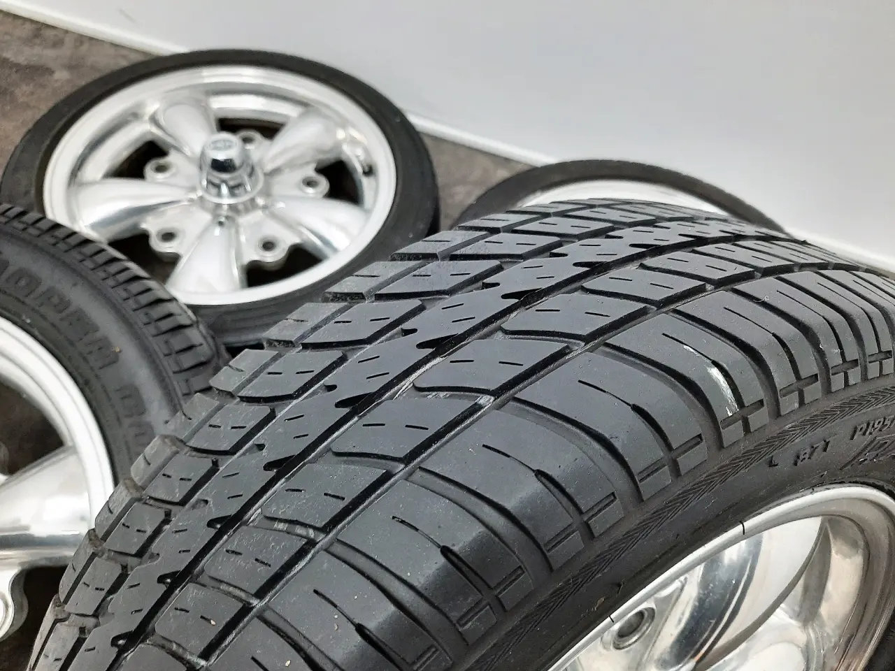 Billede 7 - 5x205 15" ET20 EMPI GT-5 Polished - USA wheels