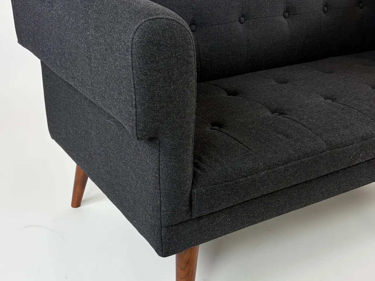 Billede 4 - SofaCompany Harry Sofa – Mørkegrå/Natur Stel