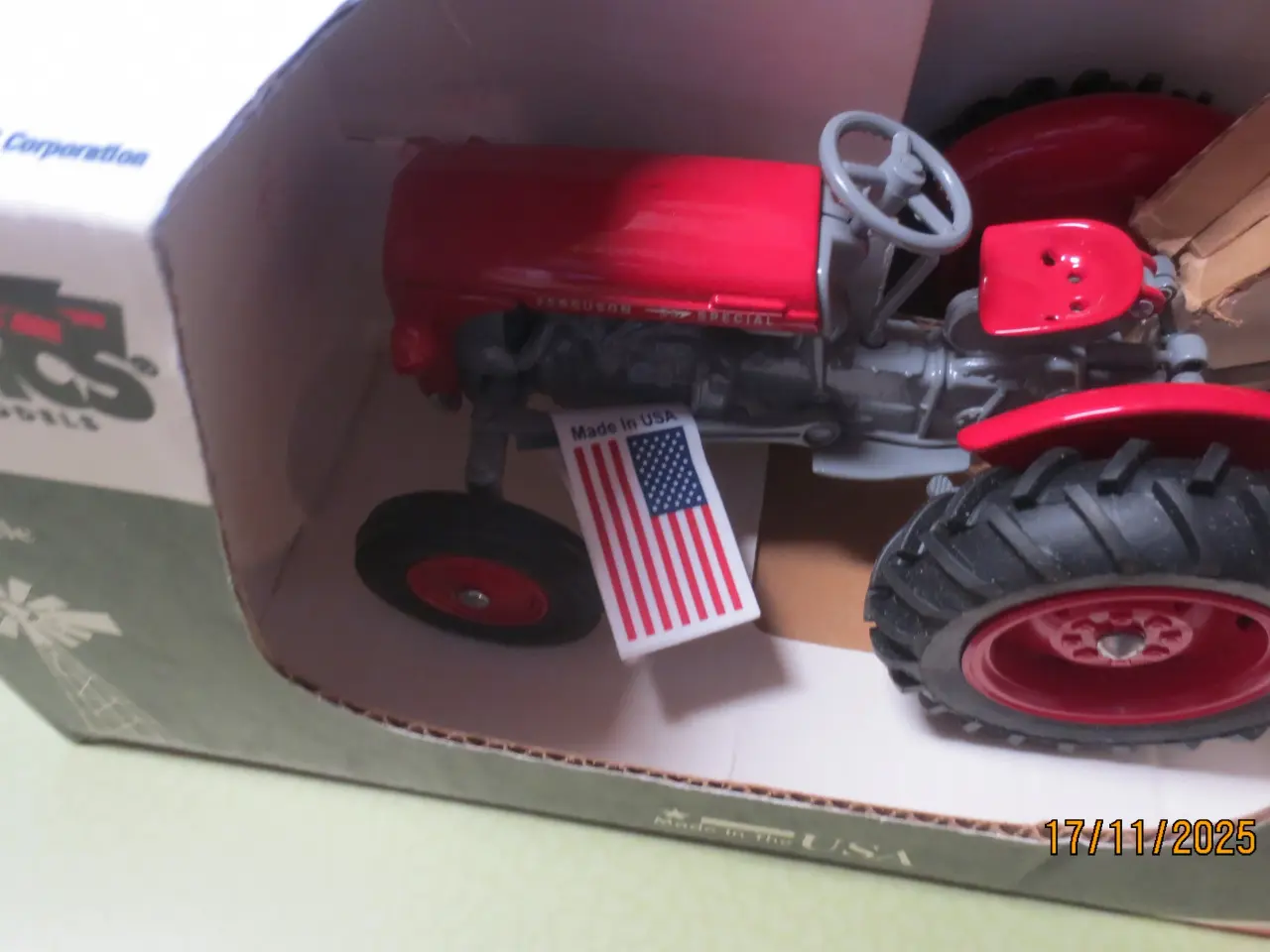 Billede 2 - 1 stk Ny Modeltraktor Massey Ferguson 35 Special