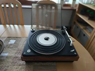 Bang & Olufsen Beogram 1000 pladespiller.