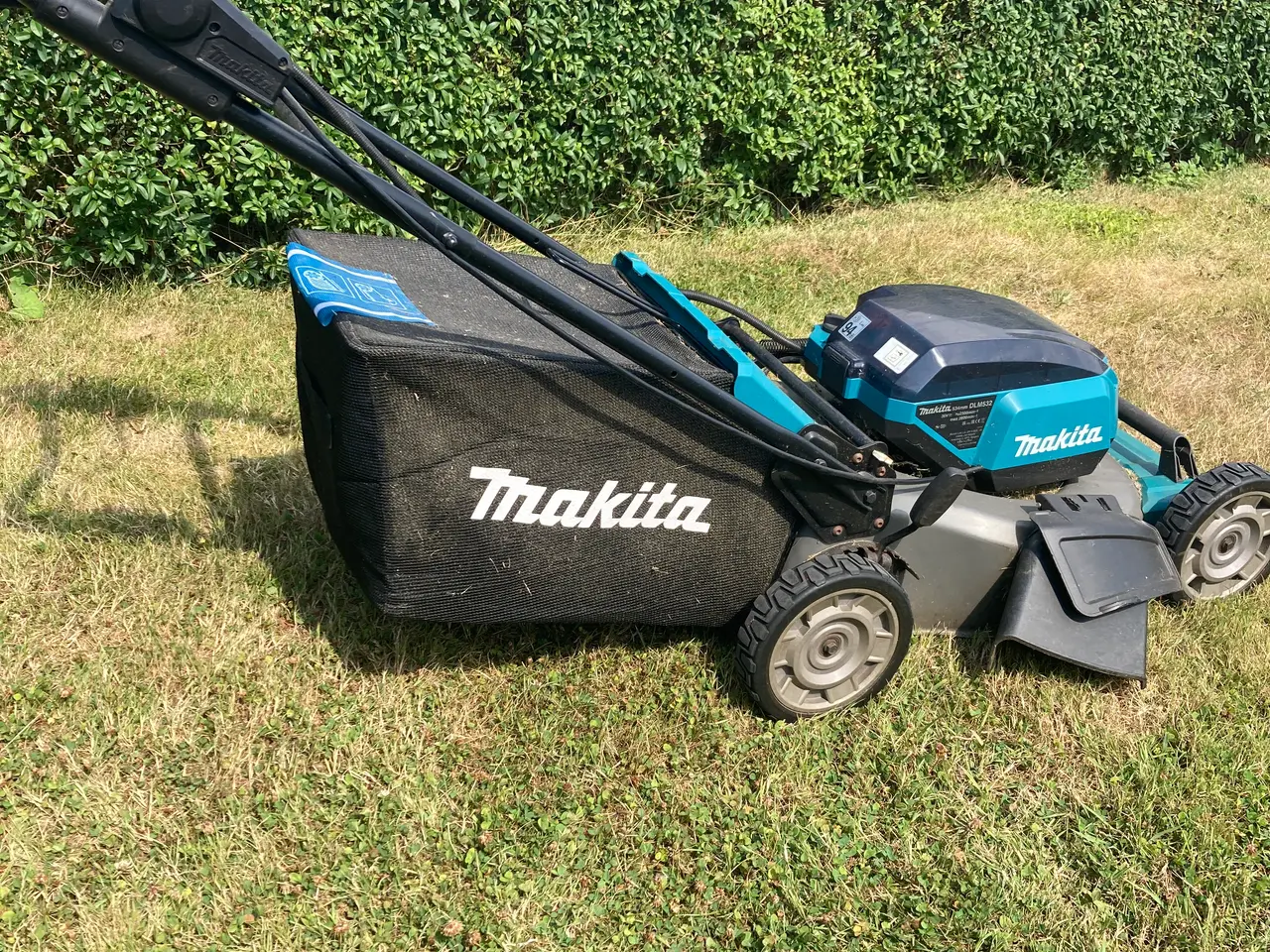 Billede 1 - Makita el-plæneklipper, 2 batterier og oplader