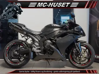 Yamaha YZF R1