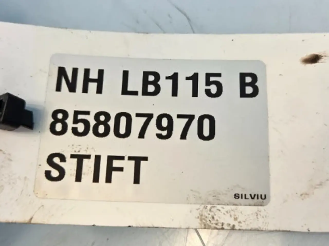 Billede 13 - New Holland LB115B Stift 85807970