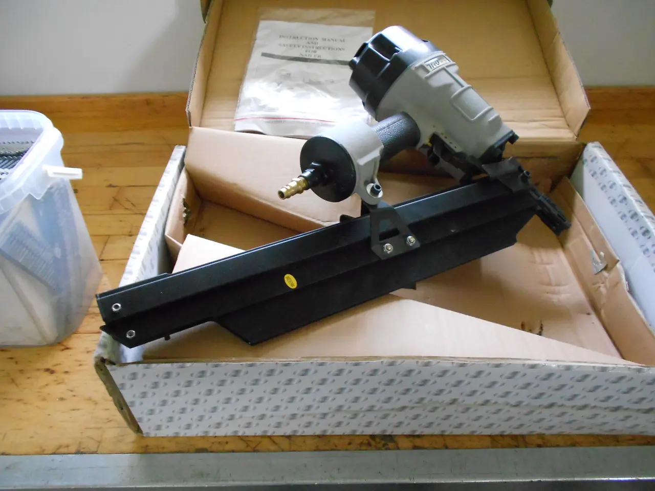 Billede 2 - Sømpistol med ca. 9 kg søm i forskellige længder