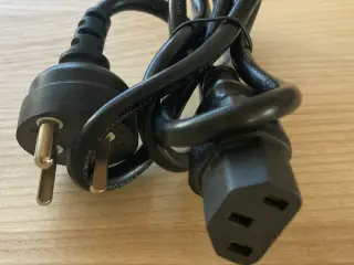 Strømkabel til PC-oplader